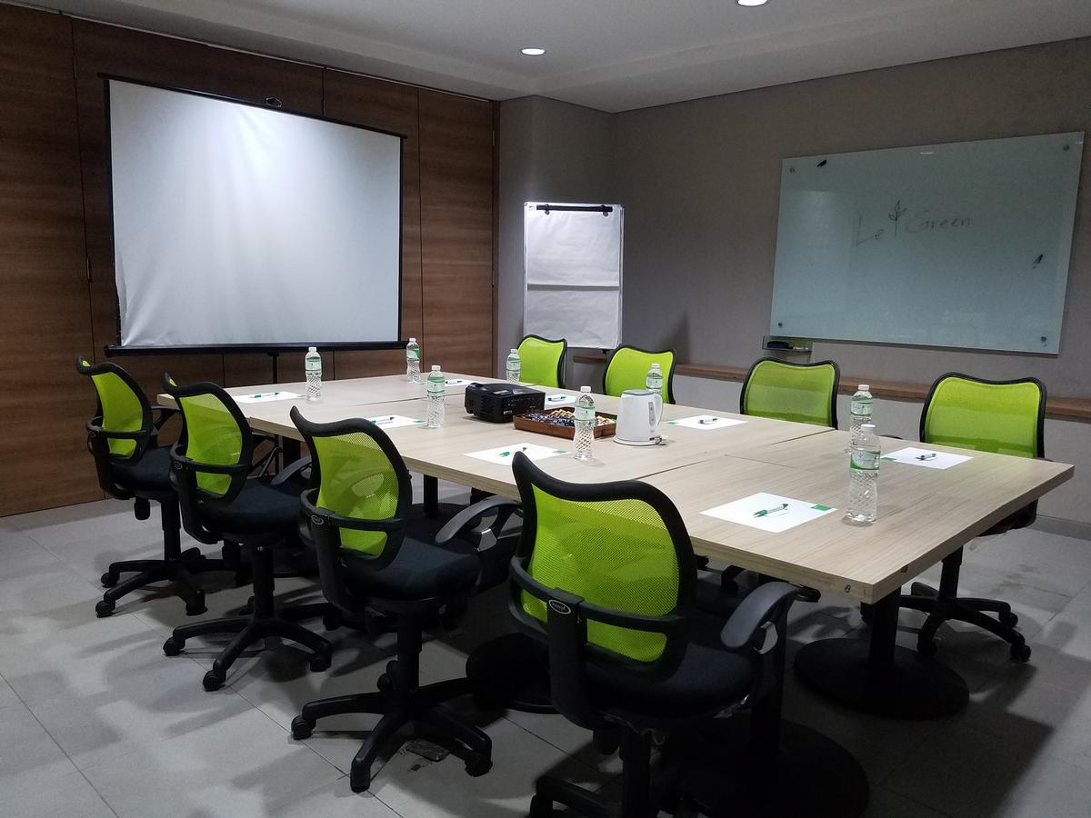 Legreen Suite Kuningan Jakarta Exterior photo